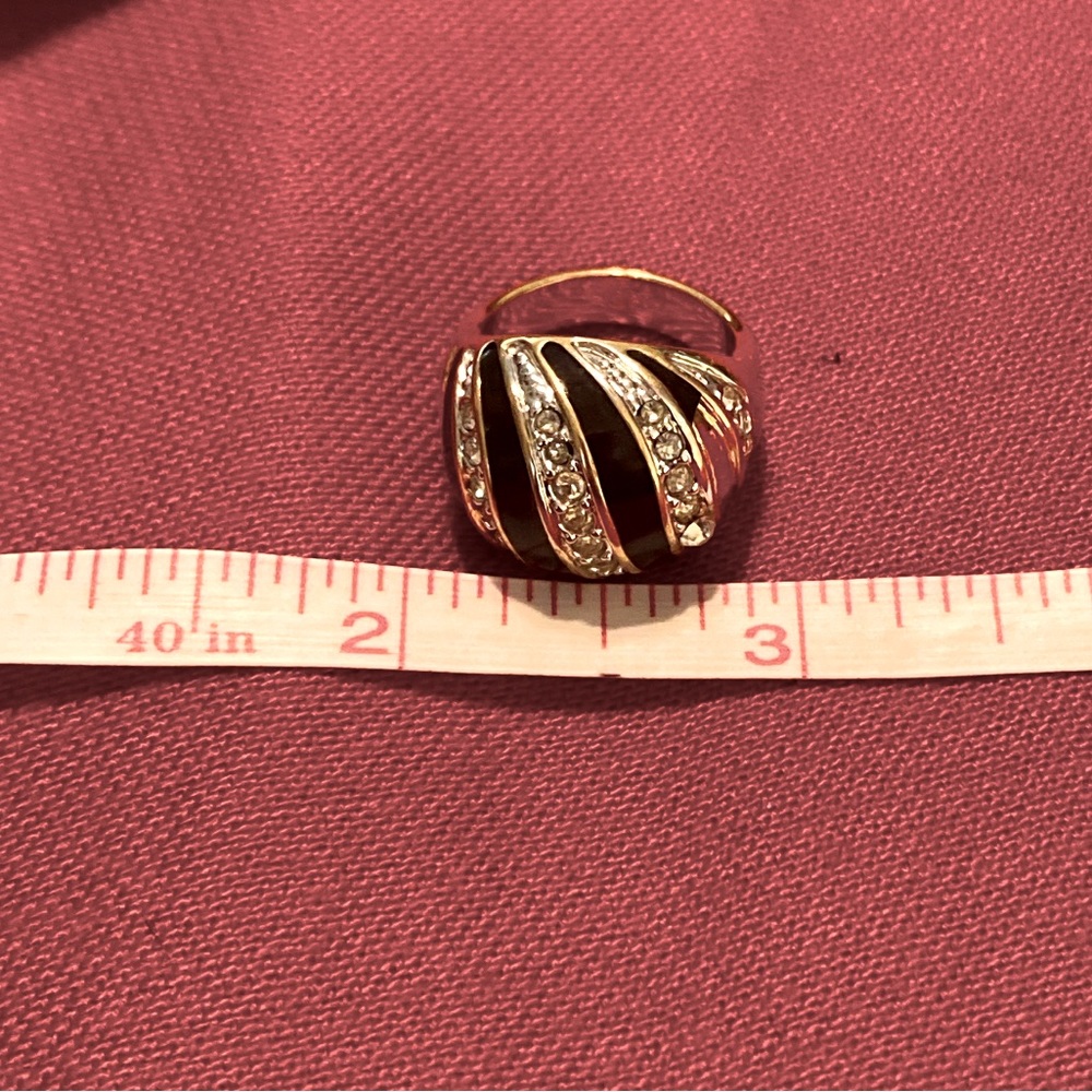 🛍️ Favorite Enamel and Cz Ring
